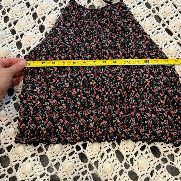 American Eagle Outfitters Black Floral Tie Neck and Tie Back Halter Top Size S - Picture 9 of 9